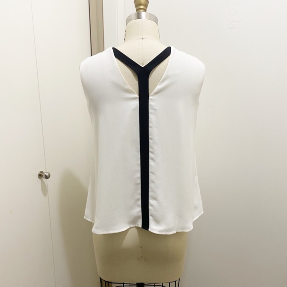 BCBG Unique Y-Front Flowy Tank Blouse White Black XXS - Picture 3 of 9